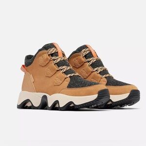 Sorel Women’s Boots Tan and Black Sneakers